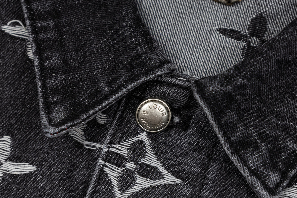 260820 New high-quality embroidered washed-hole denim jacket