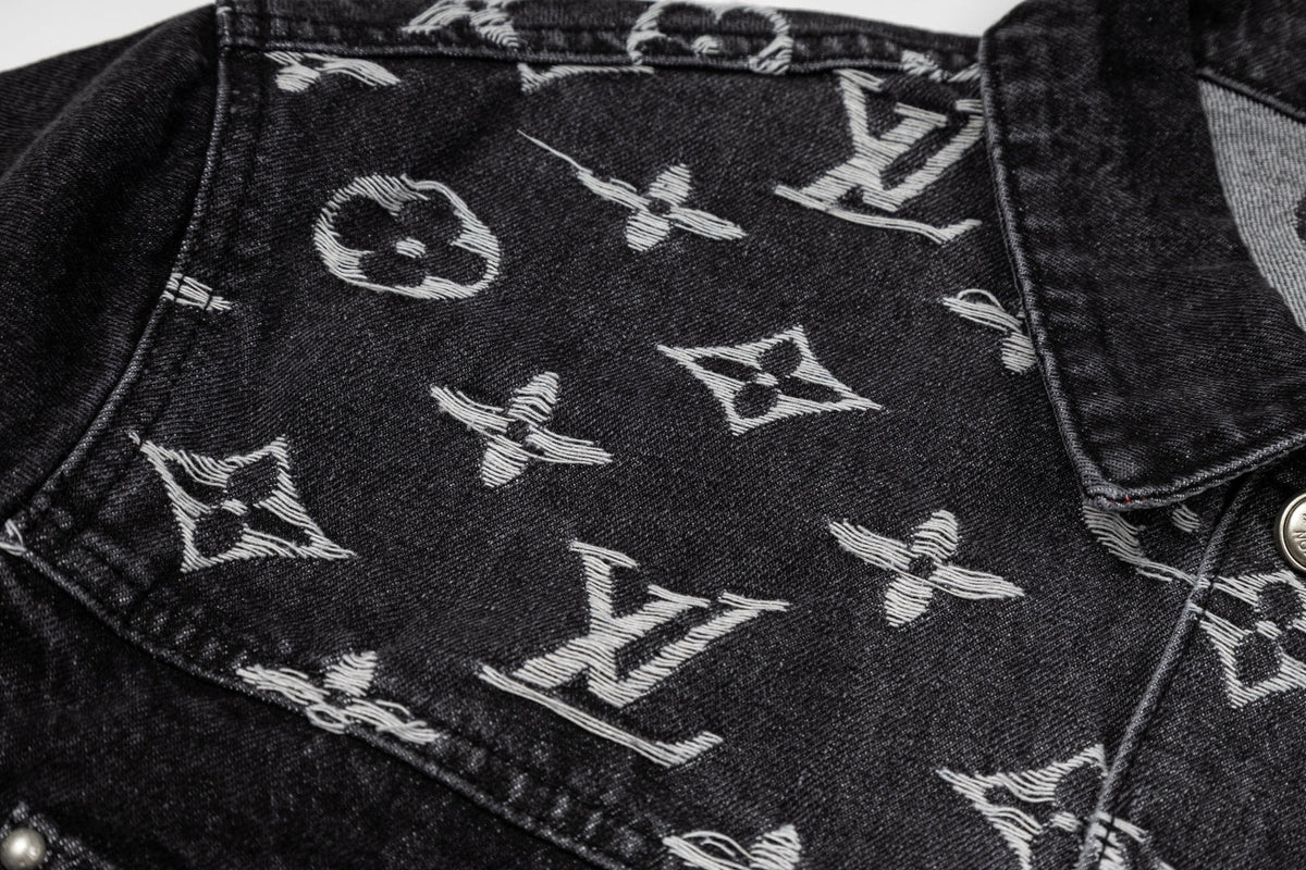260820 New high-quality embroidered washed-hole denim jacket