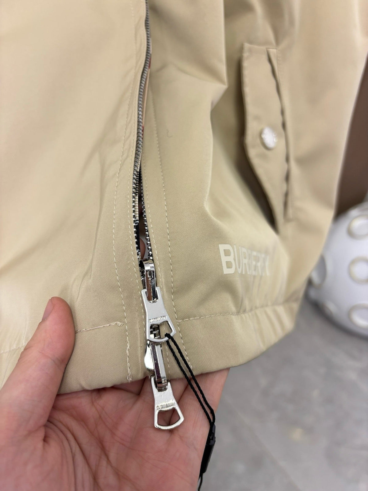 260826 New high-quality classic check double-sided wearable crew-neck waterproof jacket