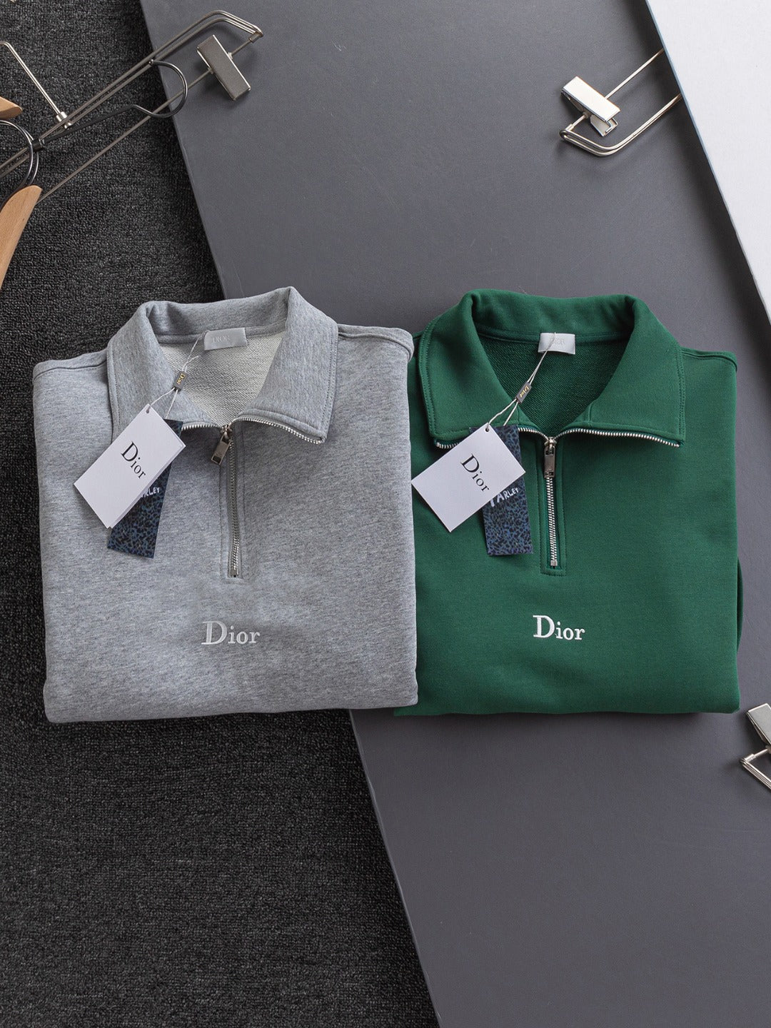 260826 New high-quality embroidered V-neck zipper hoodie