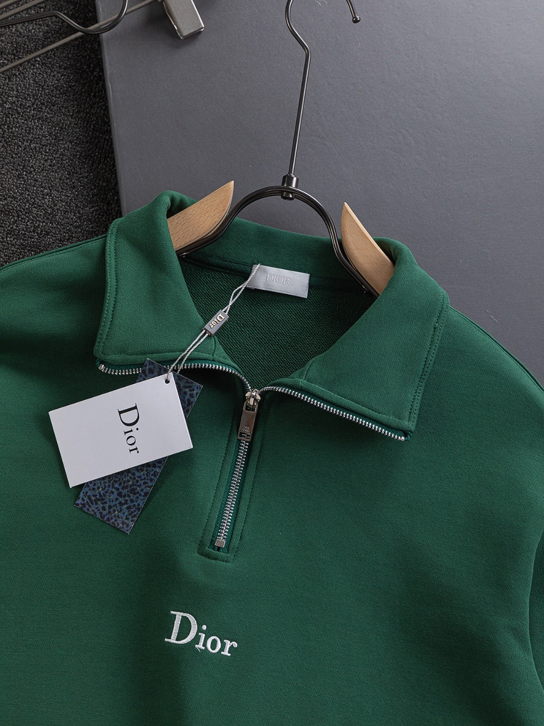 260826 New high-quality embroidered V-neck zipper hoodie