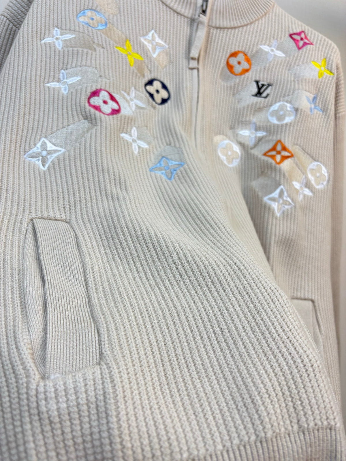 260826 New high-quality multi-color needle-punched embroidered knitted wool zipper cardigan