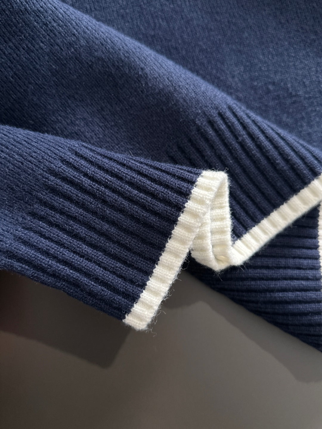 260901 New high-quality exclusive wool blend fabric patchwork color-matched sweater