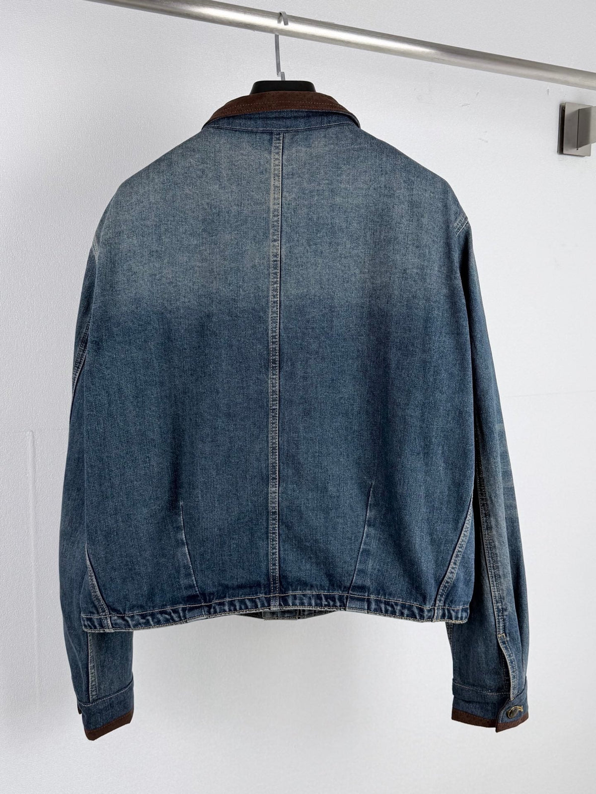 260901 New high-quality leather-detail denim jacket and pants set