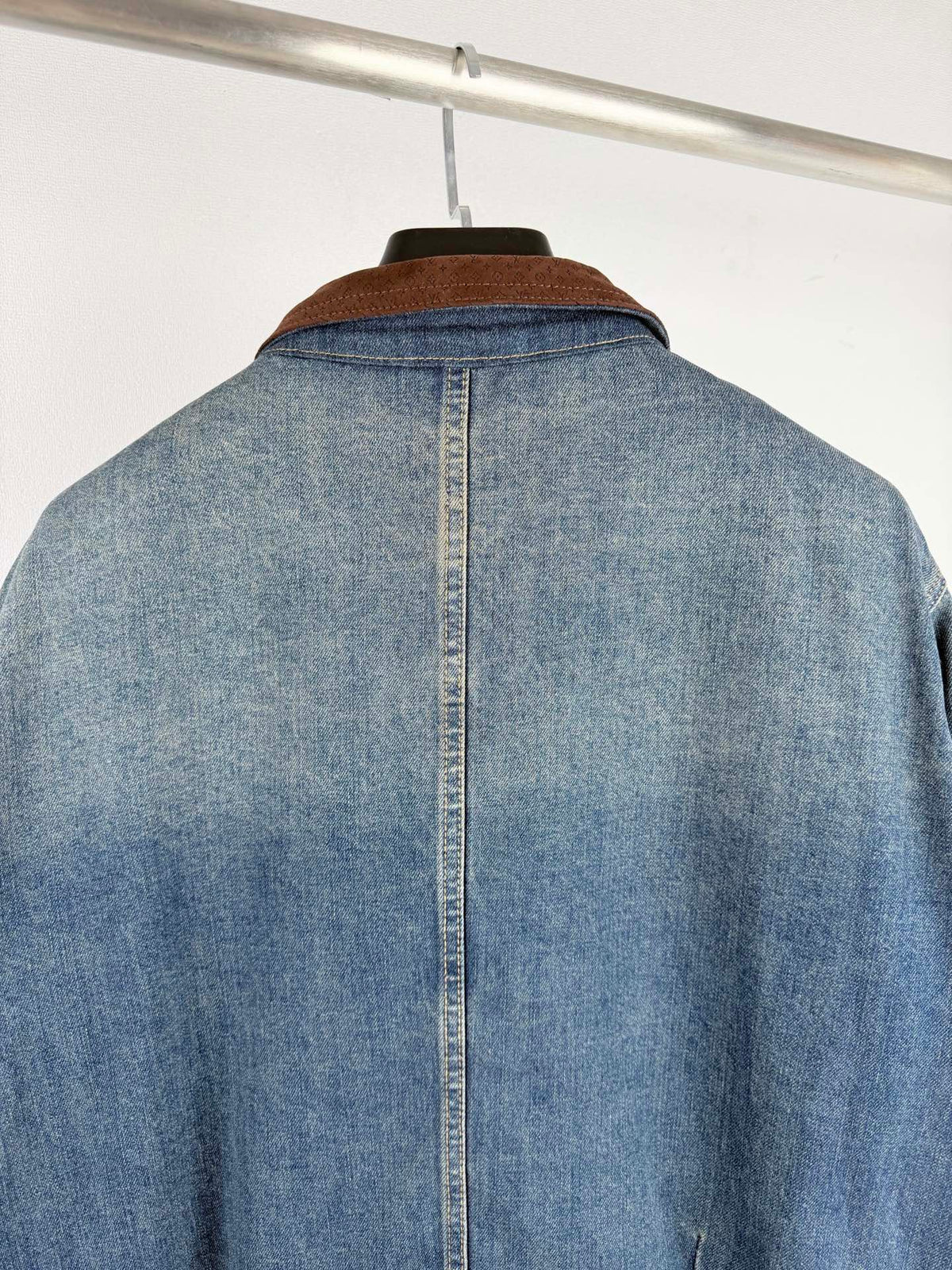 260901 New high-quality leather-detail denim jacket and pants set