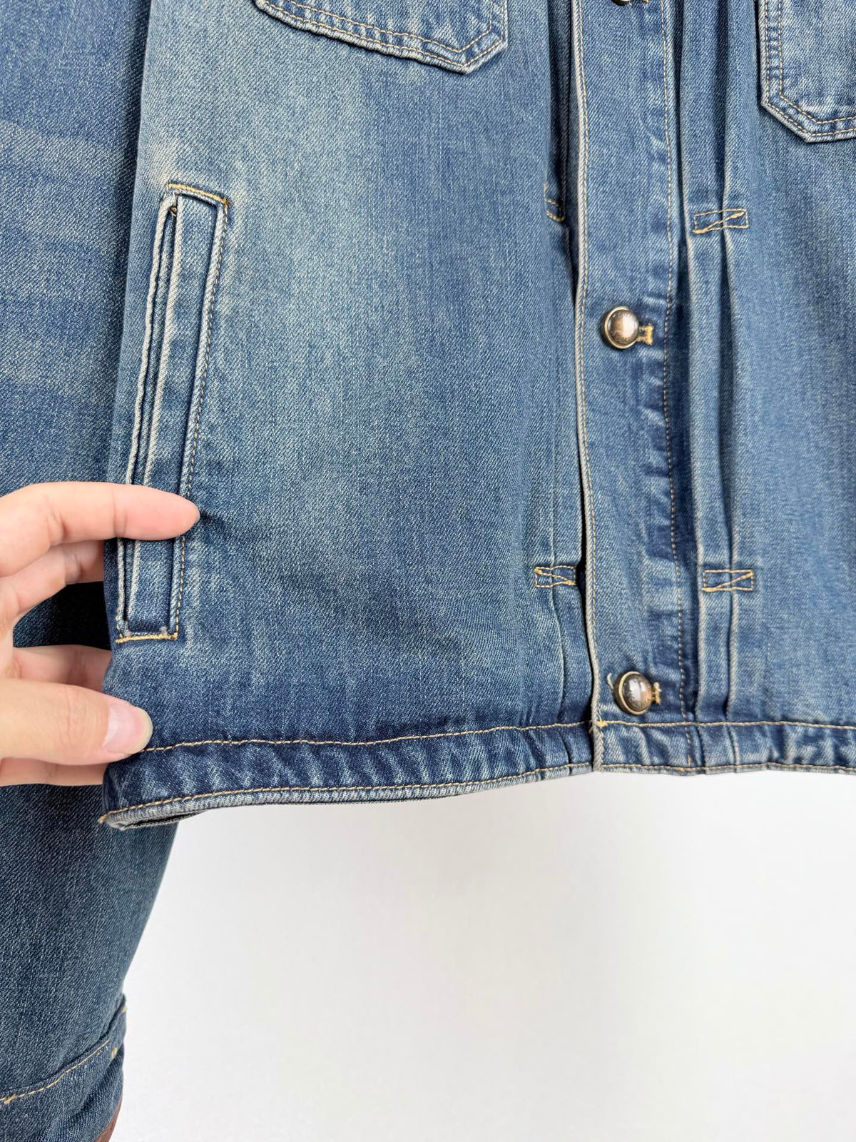 260901 New high-quality leather-detail denim jacket and pants set