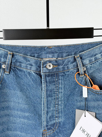 260901 New high-quality, minimalist basic baseball shirt design with denim suit pants