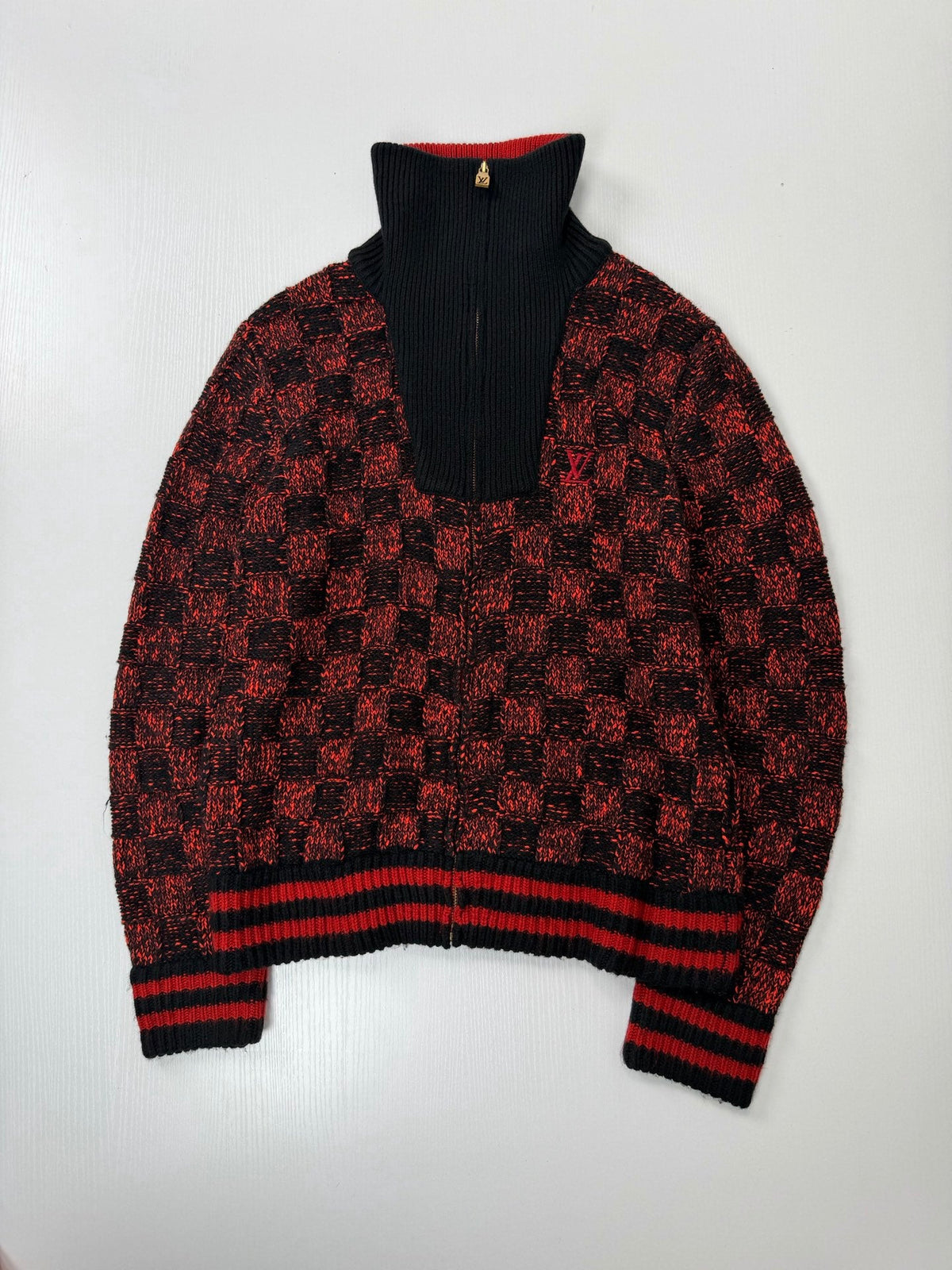 260901  19/5000 New high-quality red and black checkered half-zip knitted sweater coat