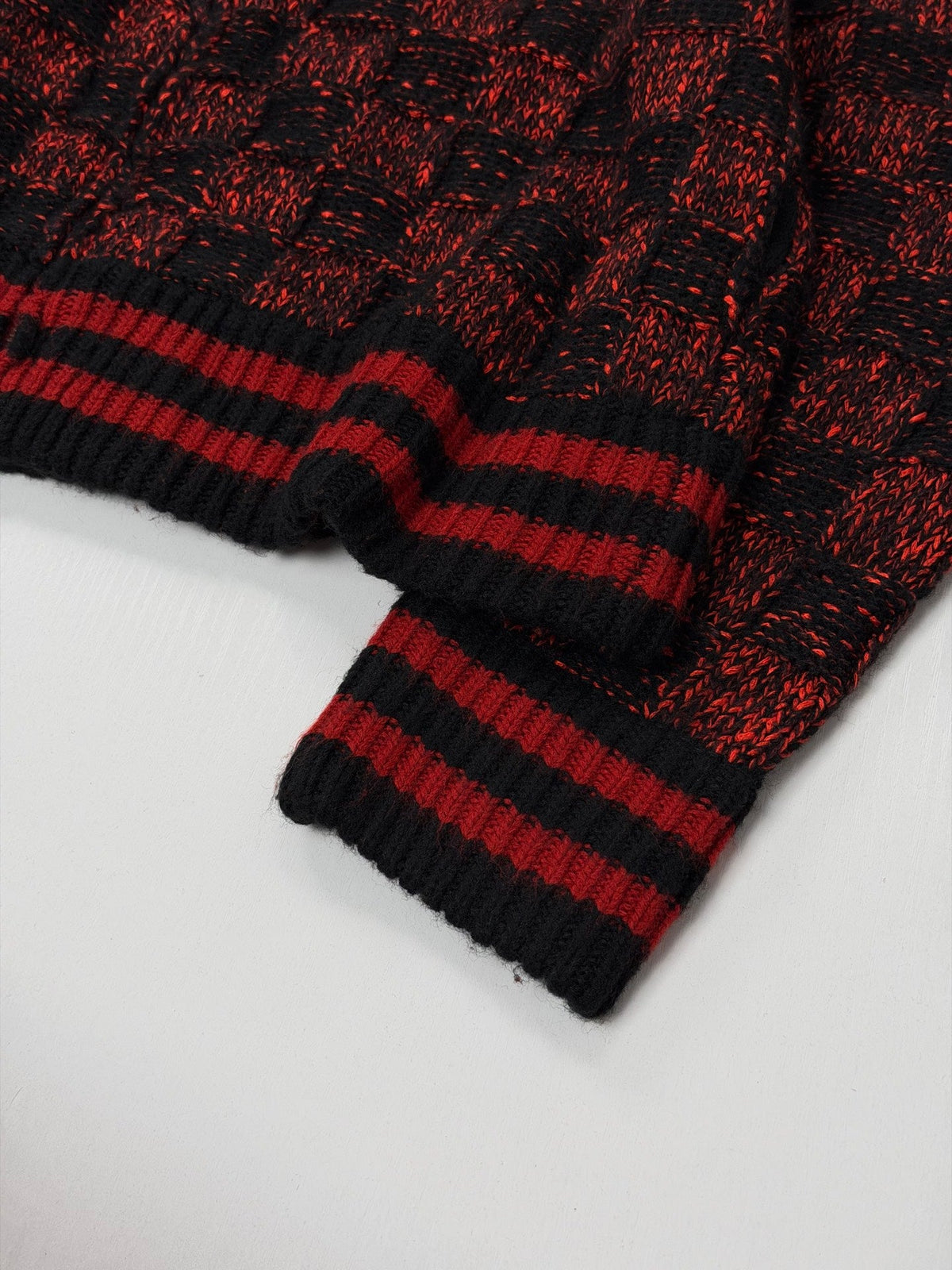 260901  19/5000 New high-quality red and black checkered half-zip knitted sweater coat