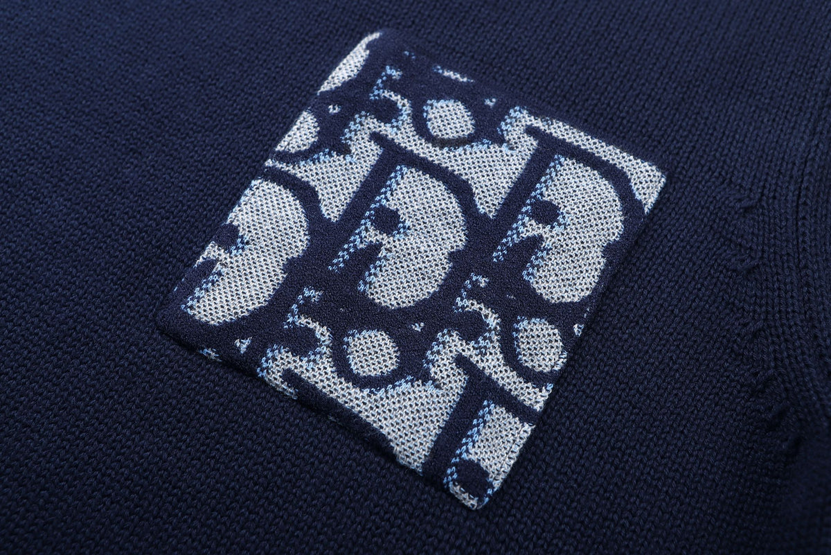 260901 New high-quality cable-knit cotton pullover with embroidered design on the chest