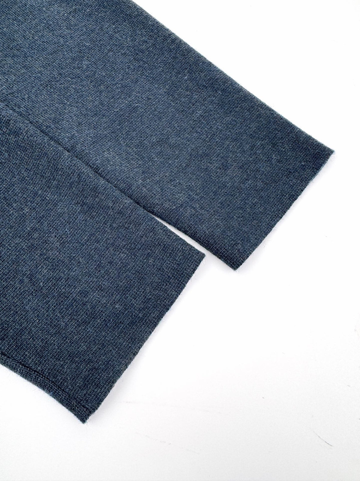 260901 New high-quality machine-woven lustrous wool sweater with fine texture and zipper closure