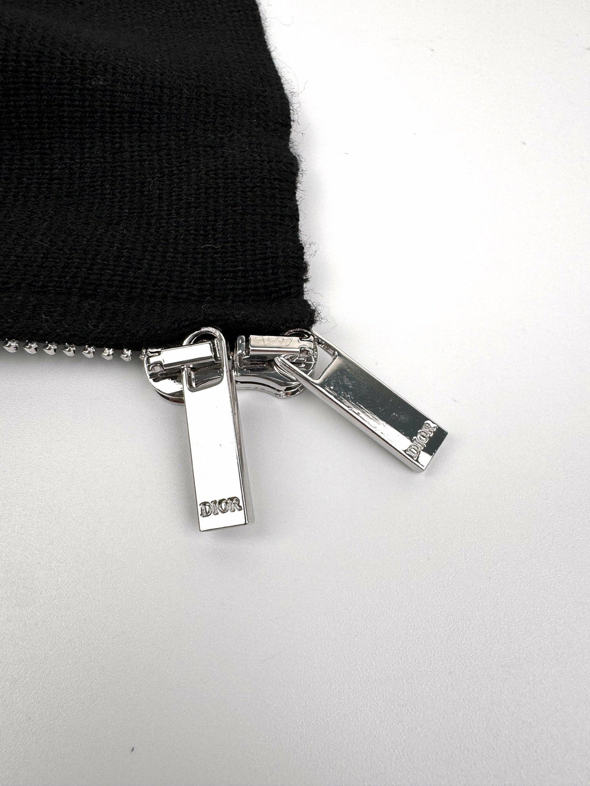260901 New high-quality machine-woven lustrous wool sweater with fine texture and zipper closure