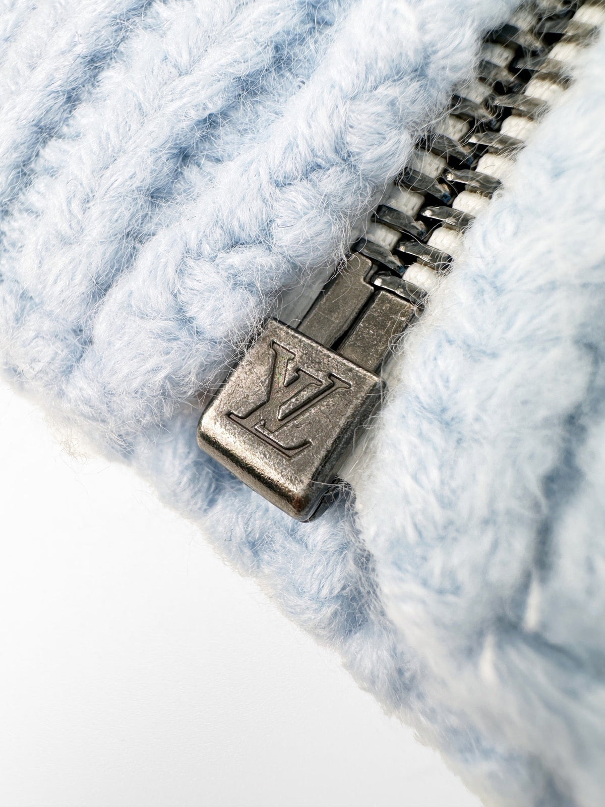 260901 New high-quality coarse tweed wool sweater with logo and pattern embroidery
