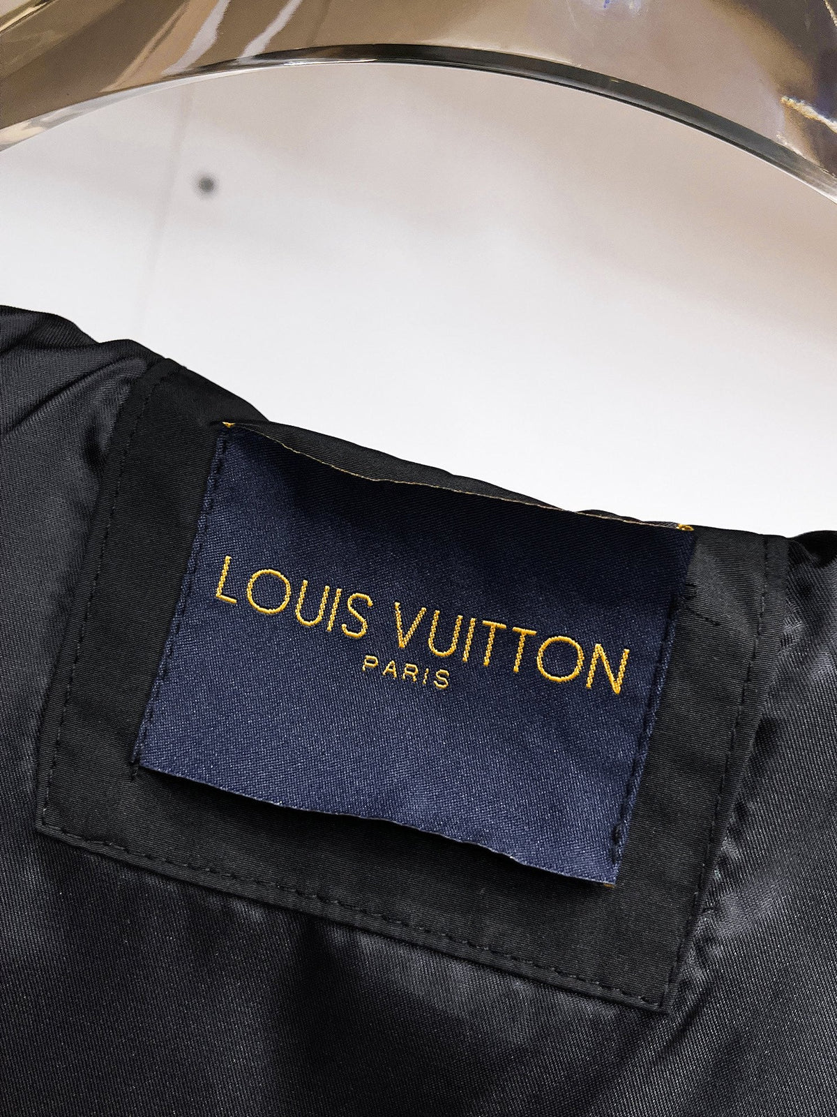 260901 Latest release of top-quality custom-made jacket and trench coat