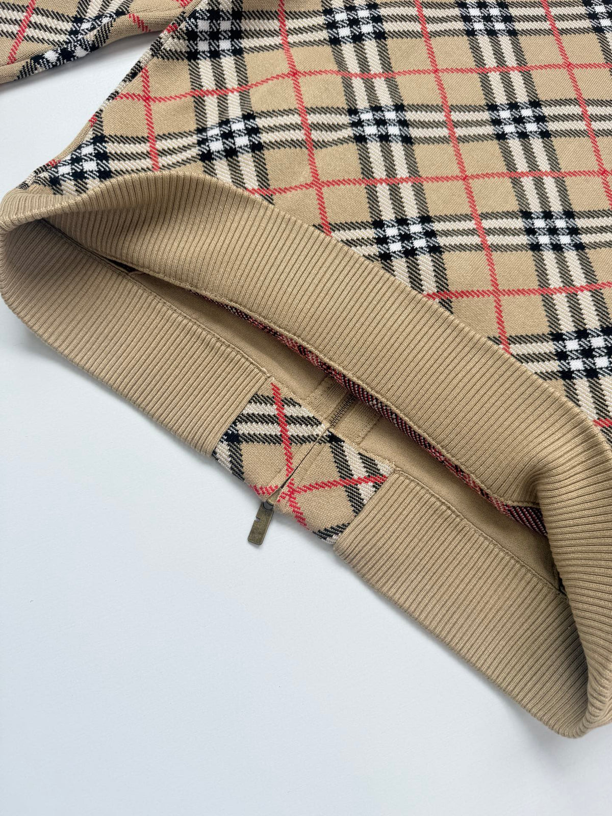 260910 New high-quality checked baseball-style knitted zipper coat with stripes