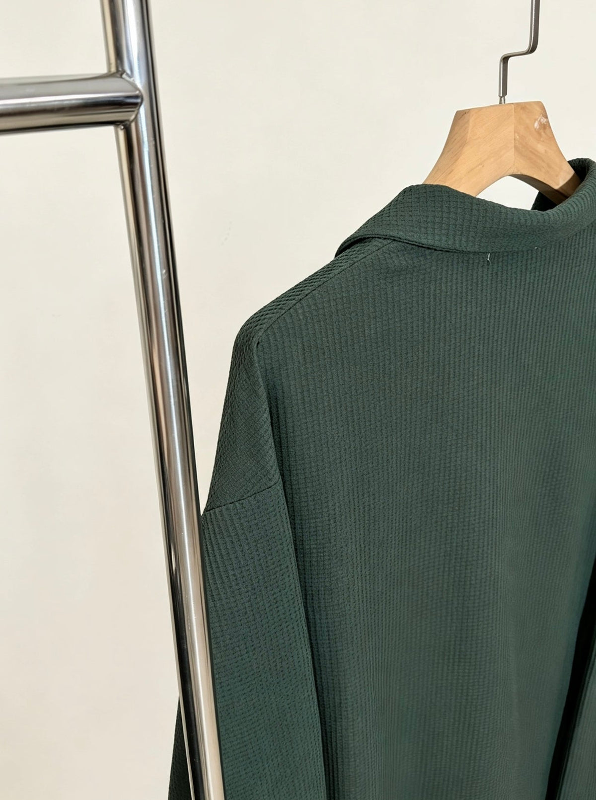 260910 New high-quality long-sleeved polo shirt with a pleated collar and a classic design