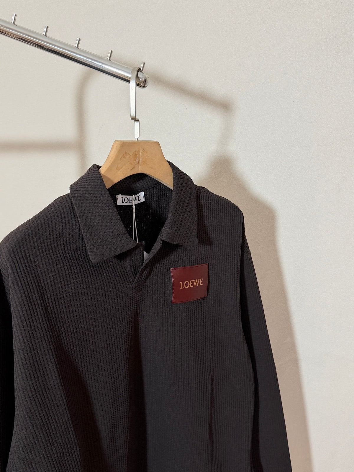 260910 New high-quality long-sleeved polo shirt with a pleated collar and a classic design
