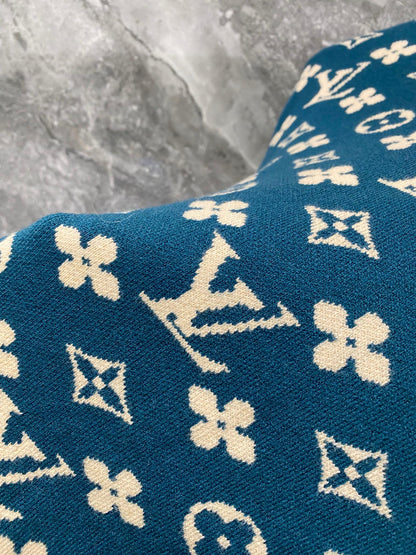 260910 New high-quality, soft and skin-friendly full-print sweater