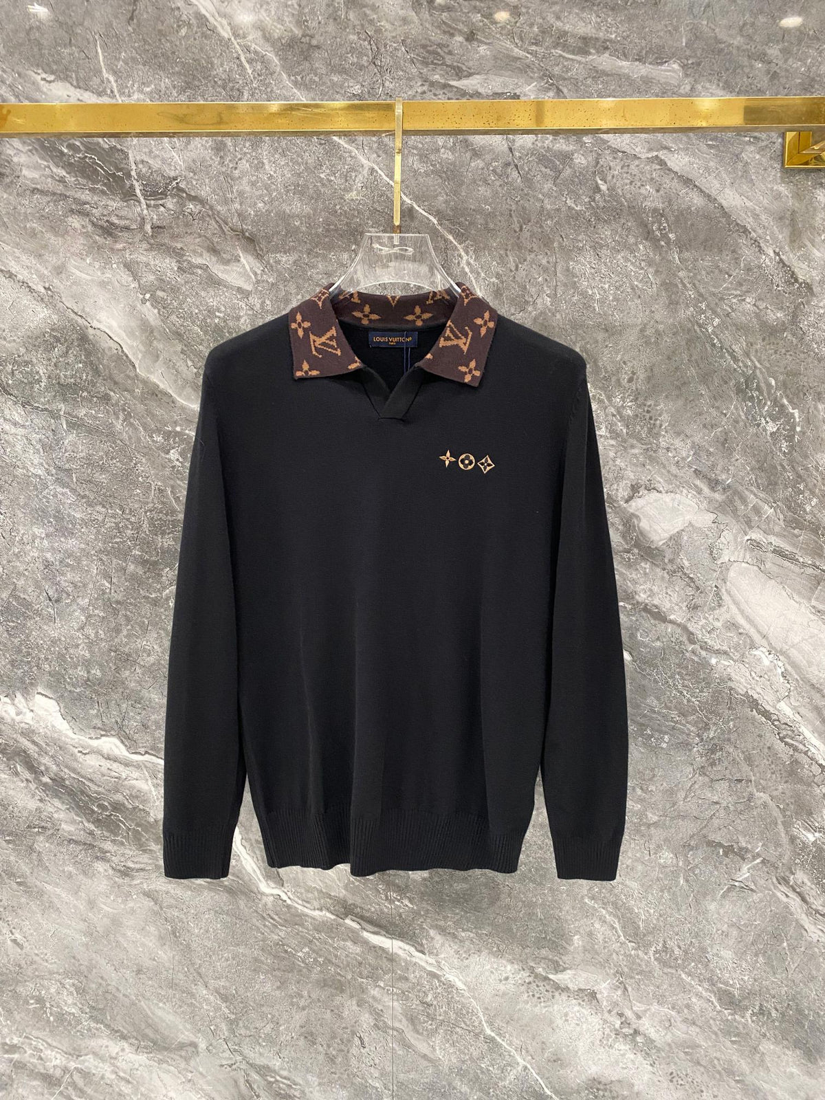 260910 New high-quality wool sweater with a chic placket design and a polo-style collar.