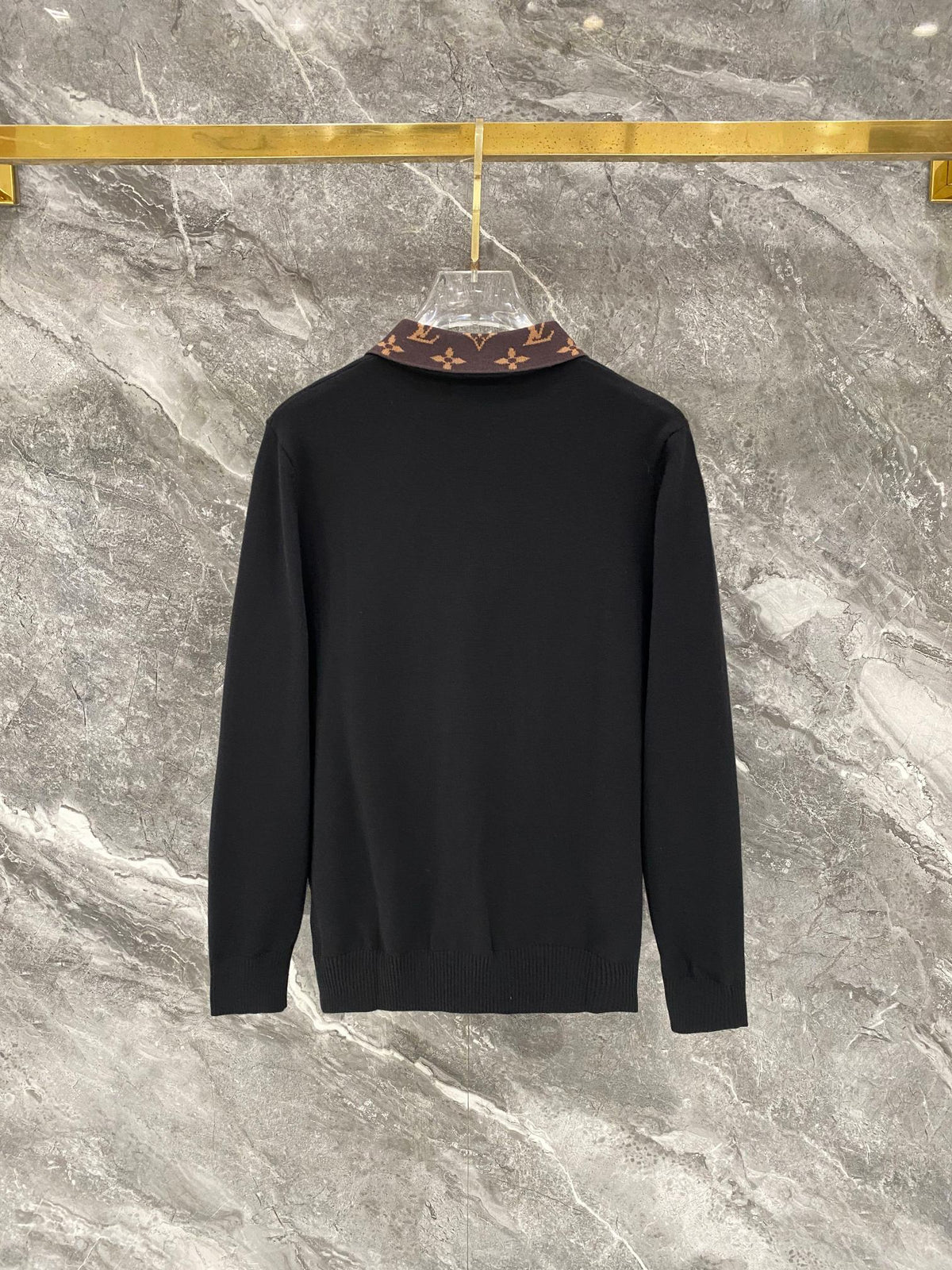 260910 New high-quality wool sweater with a chic placket design and a polo-style collar.
