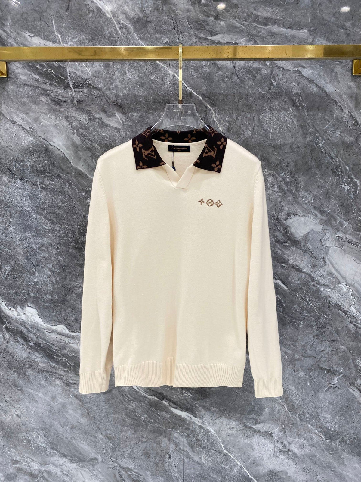 260910 New high-quality wool sweater with a chic placket design and a polo-style collar.