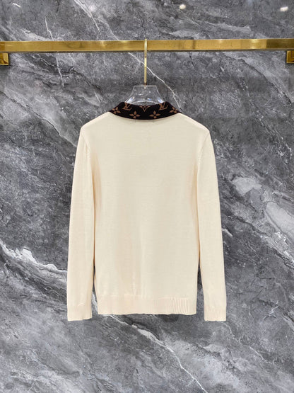 260910 New high-quality wool sweater with a chic placket design and a polo-style collar.