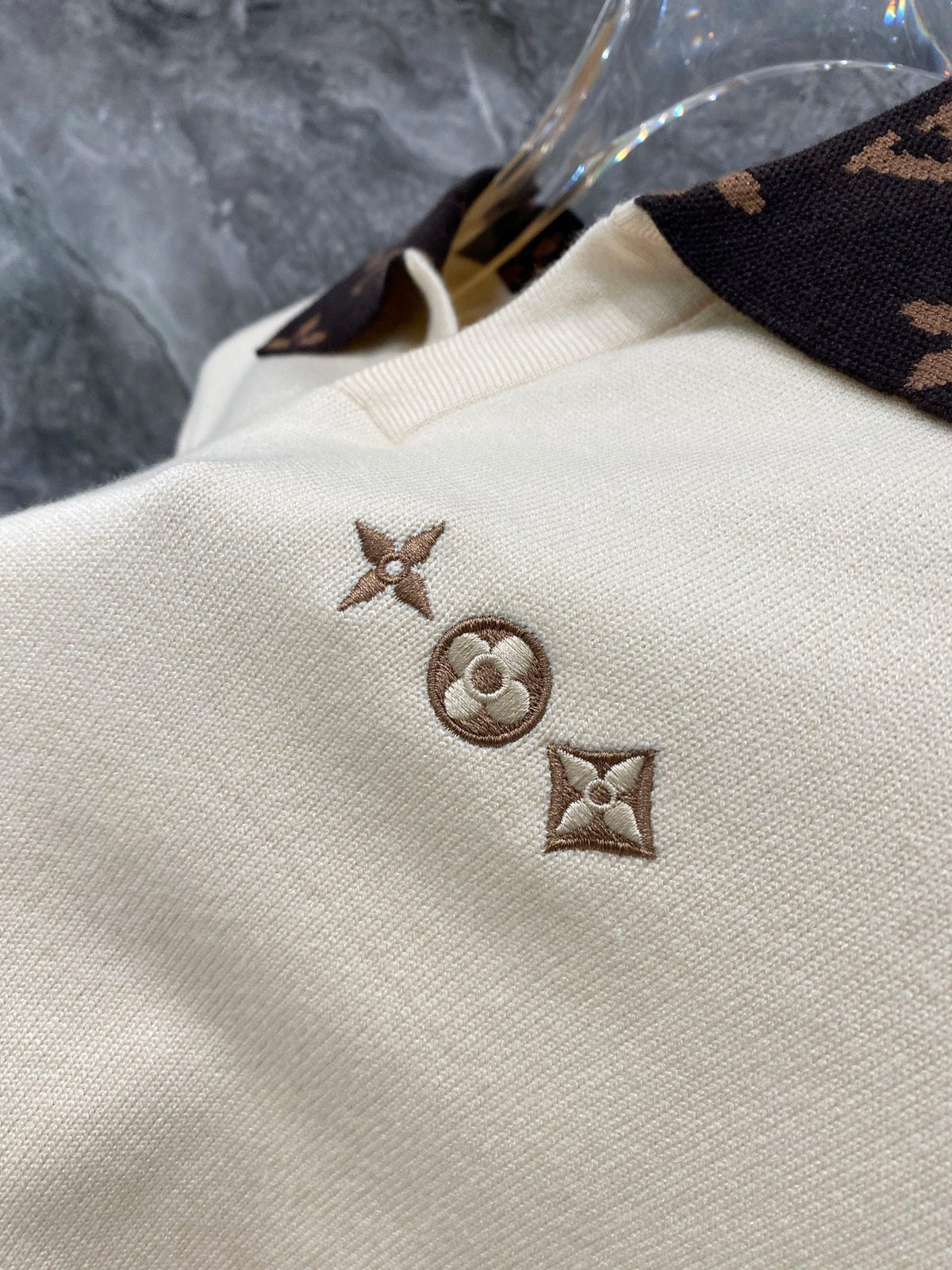 260910 New high-quality wool sweater with a chic placket design and a polo-style collar.