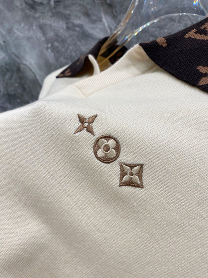 260910 New high-quality wool sweater with a chic placket design and a polo-style collar.