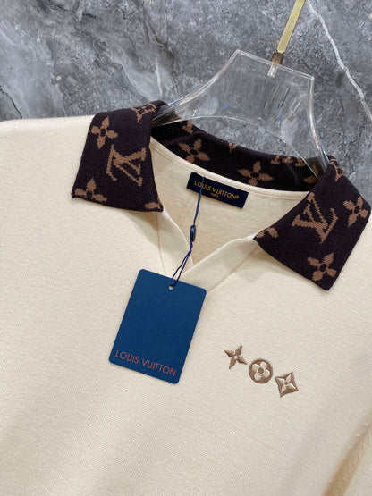 260910 New high-quality wool sweater with a chic placket design and a polo-style collar.