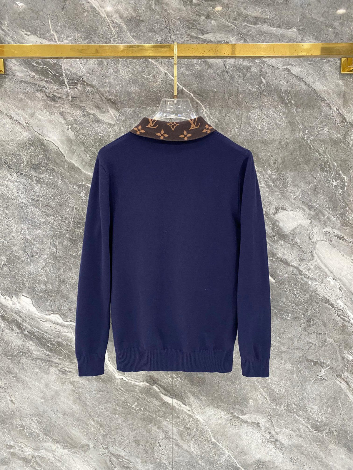 260910 New high-quality wool sweater with a chic placket design and a polo-style collar.