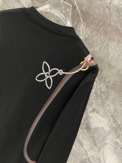 260910 New high-quality crossbody bag with a stylish round-neck hoodie design