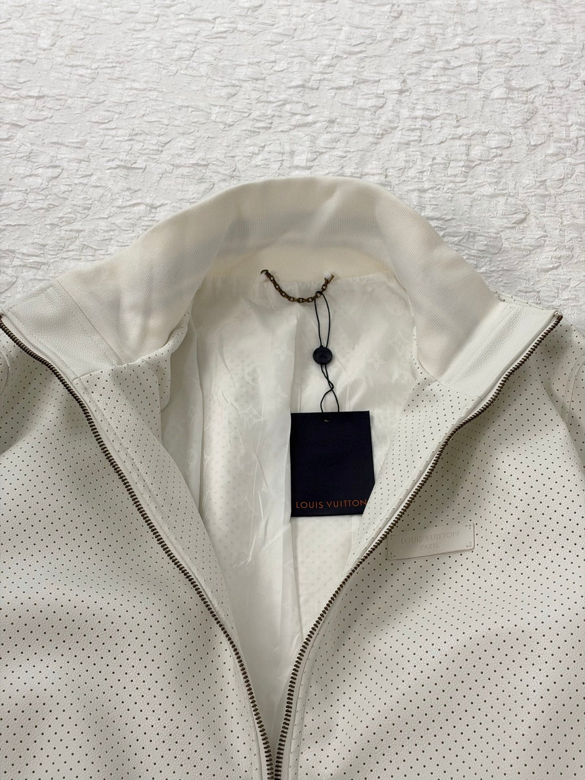 260928 New high-quality textured perforated uniform design jacket