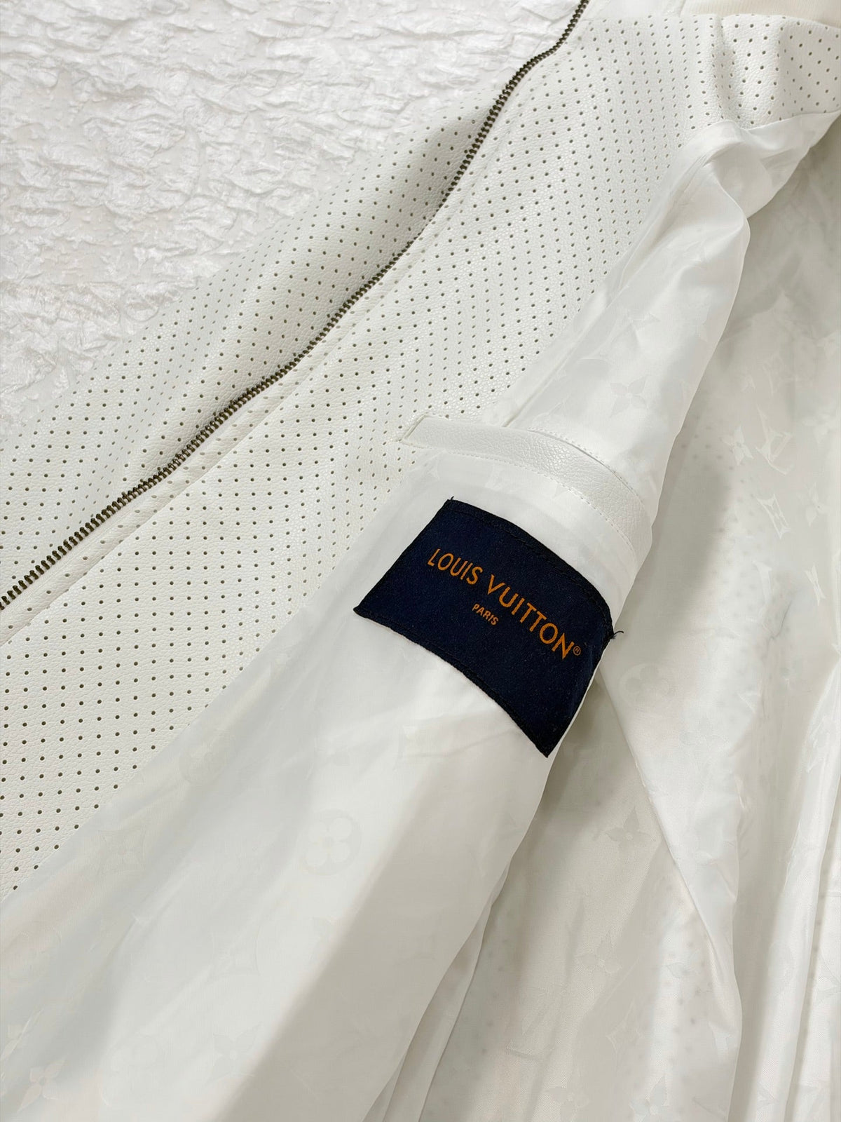 260928 New high-quality textured perforated uniform design jacket