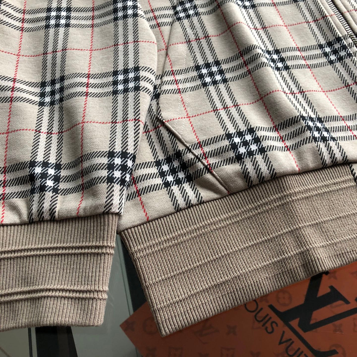 260928 New high-quality checked-pattern casual hoodie shirt