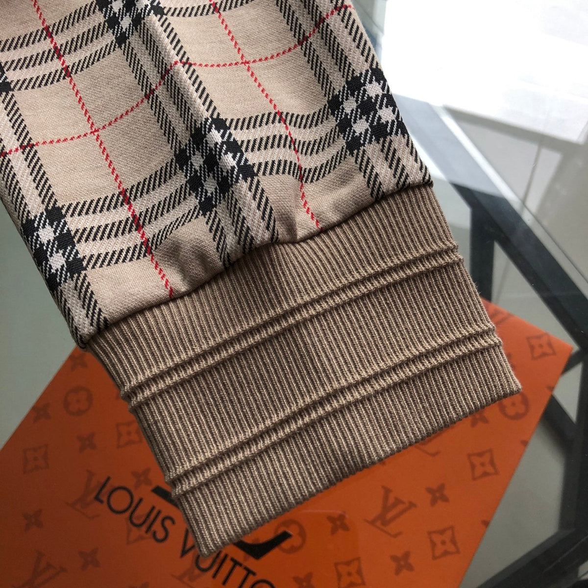 260928 New high-quality checked-pattern casual hoodie shirt