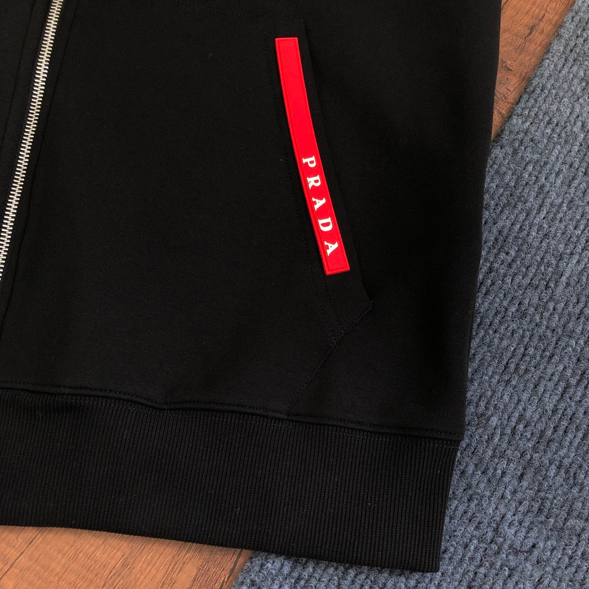 260928 New high-quality metal-stamped simple and casual sports-style zip-up hoodie